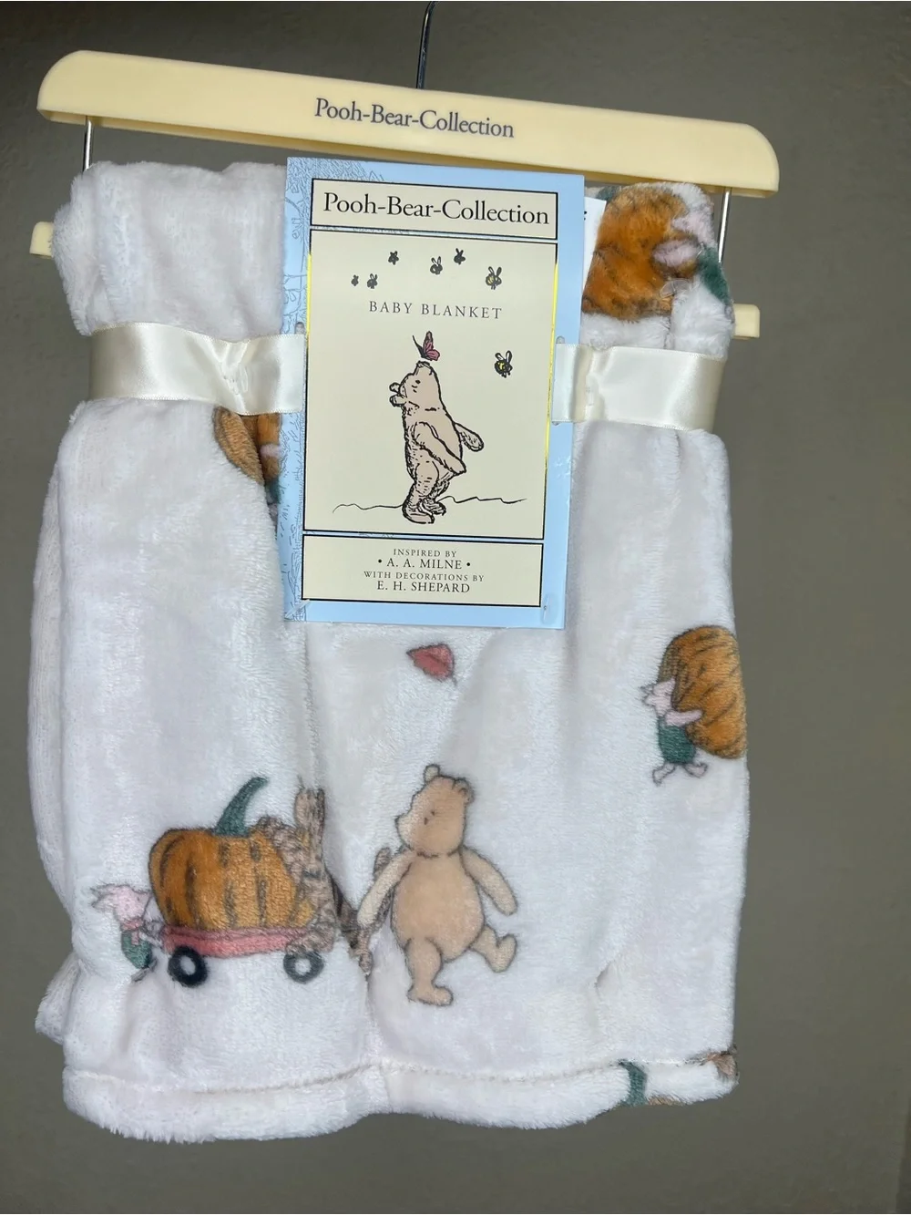 NEW Pooh Bear Collection Winnie the Pooh Large Pumpkin Fall Baby Blanket